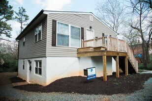 324 Caroline Ave in Charlottesville, VA - Building Photo
