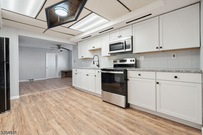 243 E Central Ave in Alpha, NJ - Building Photo - Building Photo