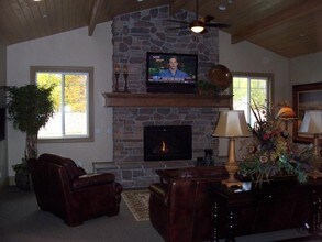 Silver Pines Apartments in Vernal, UT - Building Photo - Interior Photo