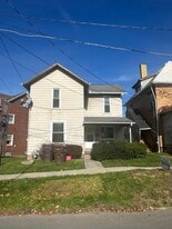 243 W Pine St in Grove City, PA - Building Photo