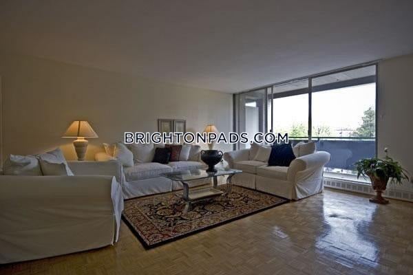 125 Chiswick Rd in Boston, MA - Building Photo