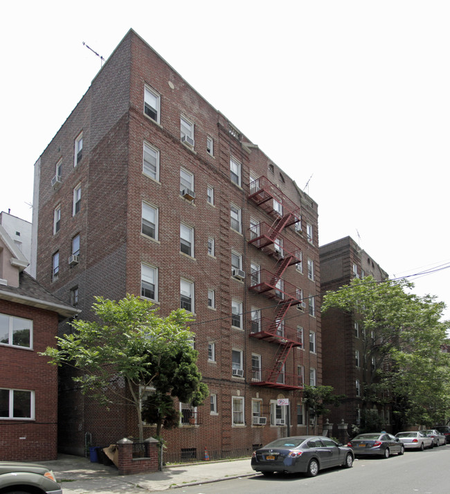 1565 E 14th St in Brooklyn, NY - Building Photo - Building Photo