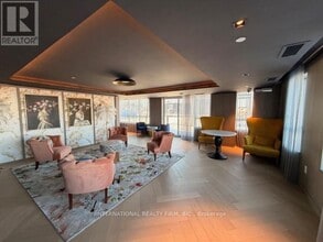 395 Dundas St W in Oakville, ON - Building Photo - Building Photo