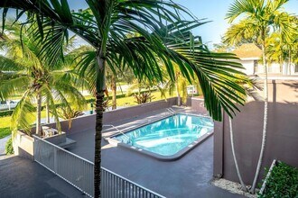 1800 NW 4th Ave in Boca Raton, FL - Building Photo - Building Photo