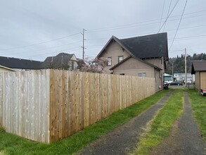 2428 Pacific Ave in Hoquiam, WA - Building Photo - Building Photo