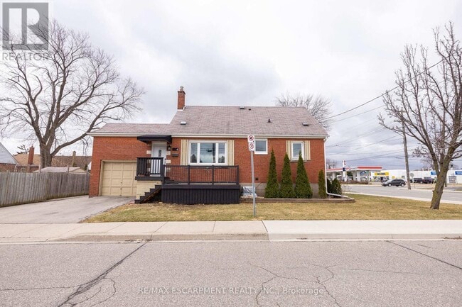 property at 4 Sunning Hill Ave
