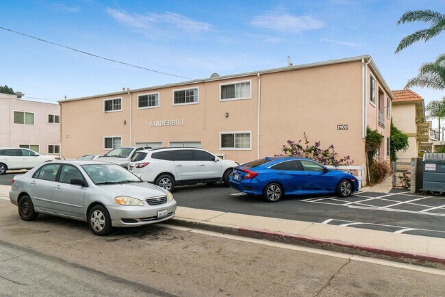 2400 Vanderbilt Ln in Redondo Beach, CA - Building Photo - Building Photo