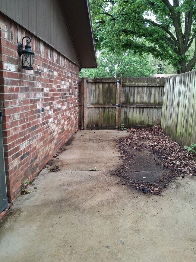 215-217 E Adobe St in Fayetteville, AR - Building Photo - Building Photo