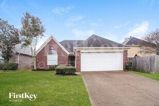 6935 Naples Dr in Cordova, TN - Building Photo