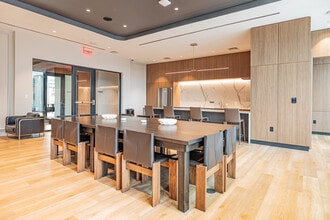 AVE Hamilton Green - 5 Cottage in White Plains, NY - Foto de edificio - Interior Photo