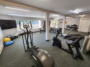 263 W Bakerview Rd, Unit 307 in Bellingham, WA - Building Photo - Building Photo