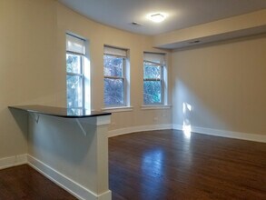 5056 N Winchester Ave, Unit 2E in Chicago, IL - Building Photo - Building Photo