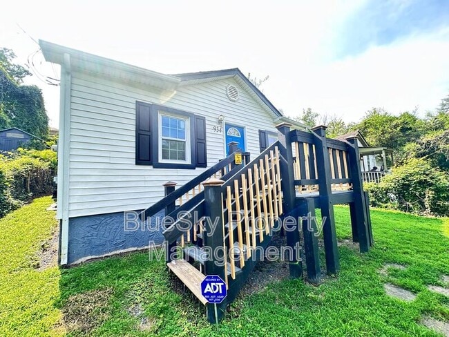 property at 934 5th St SW