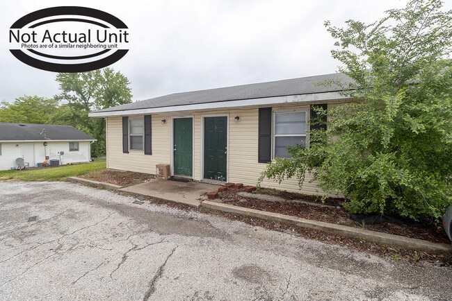 7300 N Wade School Rd in Columbia, MO - Building Photo - Building Photo