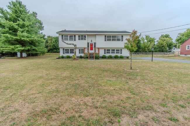 102 Pine Dr in Black River, NY - Building Photo - Building Photo