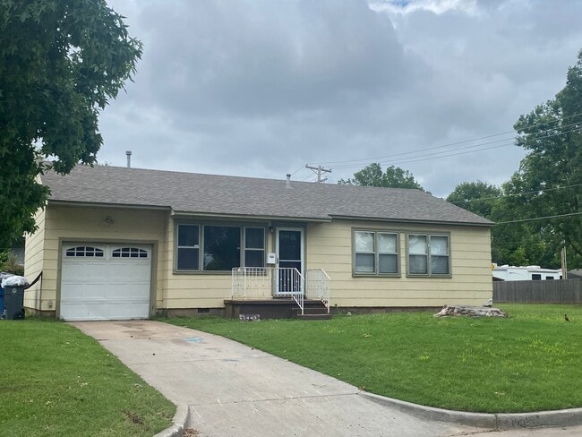 property at 1443 E 49th Pl