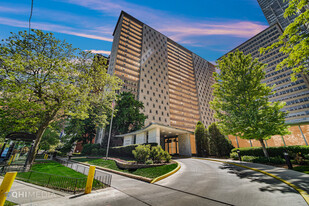3950 N Lake Shore Dr in Chicago, IL - Building Photo