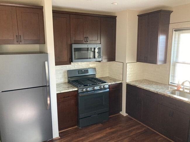 17 E Lancaster Ave, Unit 2nd +3rd floor, Unit 2nd +3rd floor
