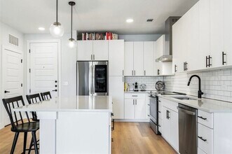 3101 Govalle Ave in Austin, TX - Foto de edificio - Building Photo