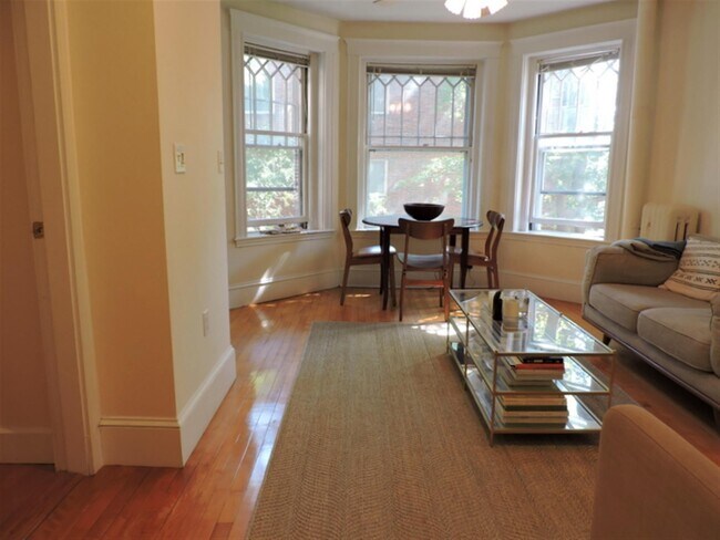333 Harvard St, Unit 2 in Cambridge, MA - Building Photo - Building Photo