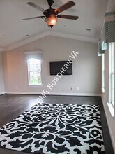 24688 Hutchinson Farm Dr in Sterling, VA - Building Photo - Building Photo