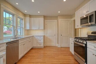 71 Church St in Winchester, MA - Foto de edificio - Building Photo