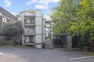 Caribou Apartments in Birmingham, AL - Building Photo - Interior Photo