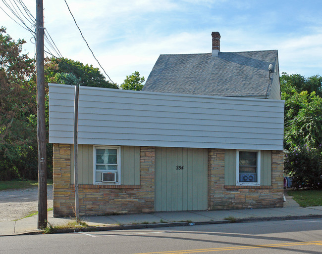 254 W Main St