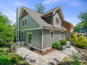 70 Deaver St in Asheville, NC - Building Photo - Building Photo