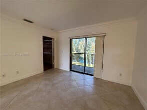 10613 NW 11th St in Pembroke Pines, FL - Building Photo - Building Photo