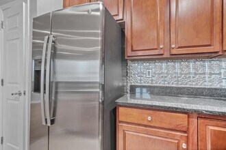 40 Lydia Dr in Guttenberg, NJ - Building Photo - Building Photo