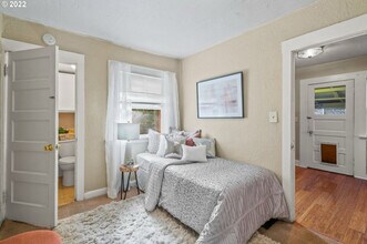 5322 NE 11th Ave in Portland, OR - Building Photo - Building Photo