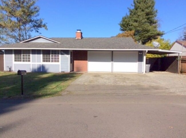 property at 10730 SE 165th St