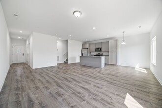 1232 Gillespie Ln in Yorkville, IL - Foto de edificio - Building Photo