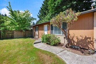 1823 McCormick St NE in Olympia, WA - Building Photo - Building Photo