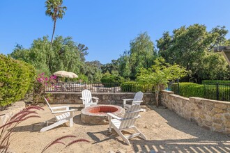 4158 Grand Ave in Ojai, CA - Foto de edificio - Building Photo