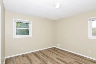 400 Hazelwood Rd in Memphis, TN - Building Photo - Building Photo