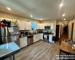 174 Saint Alphonsus St, Unit 2 in Boston, MA - Building Photo
