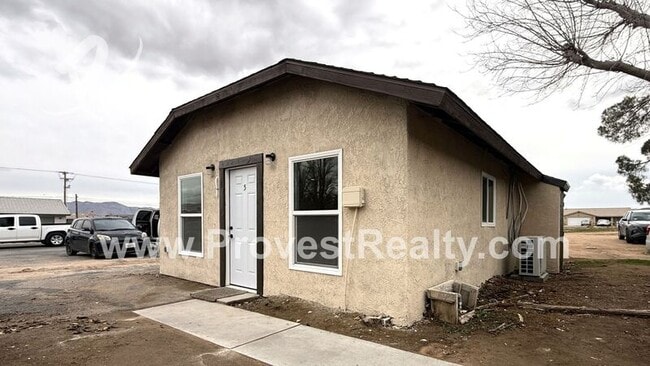 20460 Rimrock Rd E in Apple Valley, CA - Building Photo - Building Photo