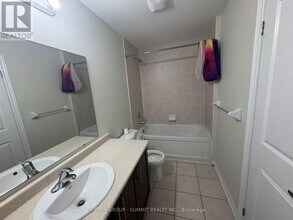 291 Olive Ave in Oshawa, ON - Building Photo - Building Photo