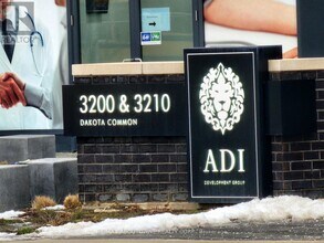 3210 Dakota Cmn in Burlington, ON - Building Photo - Building Photo