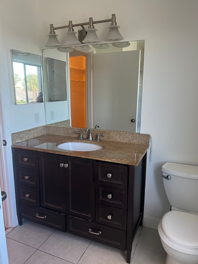 5652 Strawberry Lakes Cir in Greenacres, FL - Building Photo - Building Photo