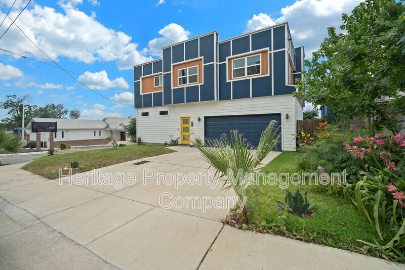 827 S Palmetto Ave in San Antonio, TX - Building Photo