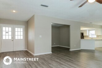 528 Wynnwood Dr in Brandon, FL - Building Photo - Building Photo