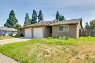 2526 Wintergreen Ave NW in Salem, OR - Building Photo - Building Photo