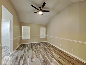 6892 Gallop Dr in Cordova, TN - Foto de edificio - Building Photo