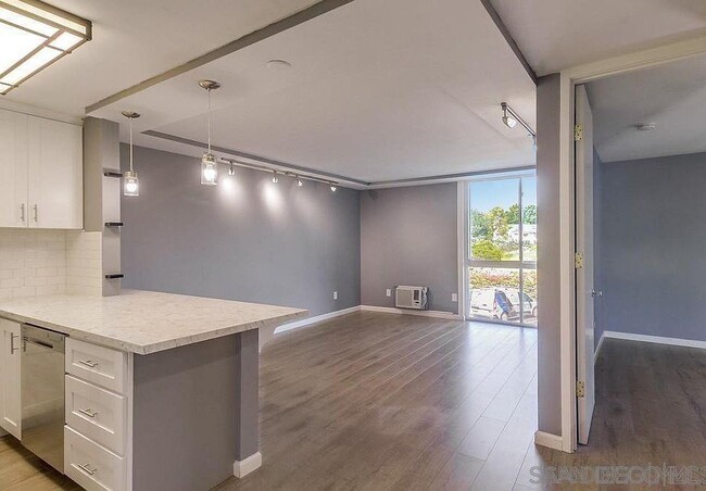 3050 Rue D’Orleans in San Diego, CA - Building Photo - Building Photo