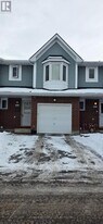 455 Valade Crescent in Ottawa, ON - Building Photo