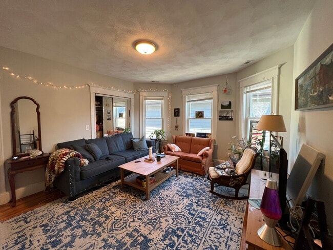 305 Highland Ave, Unit 3