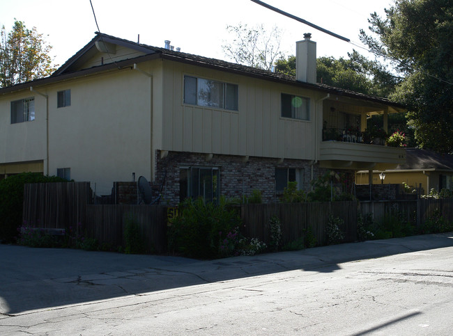 975 Oak Ln in Menlo Park, CA - Building Photo - Building Photo